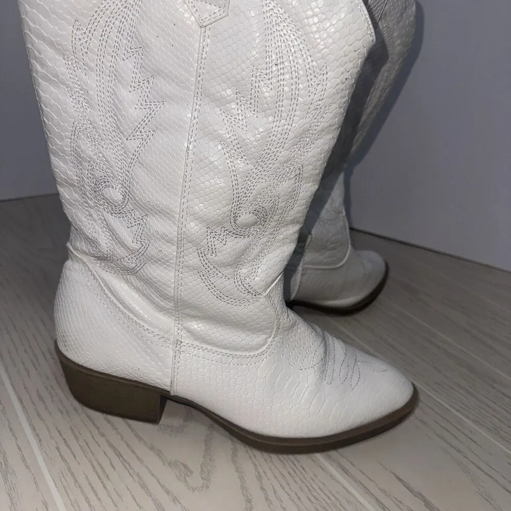 Coconuts by Matisse Gaucho Women’s Western Boots White Snake Print 10W